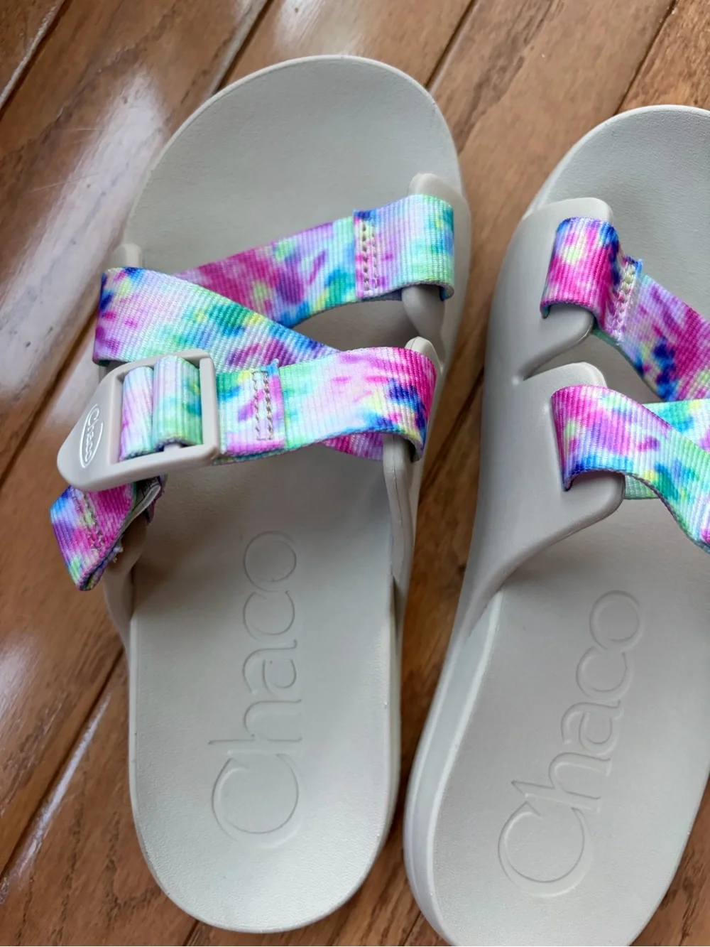 Chaco Chillos Sandals light grey with tie-dye straps